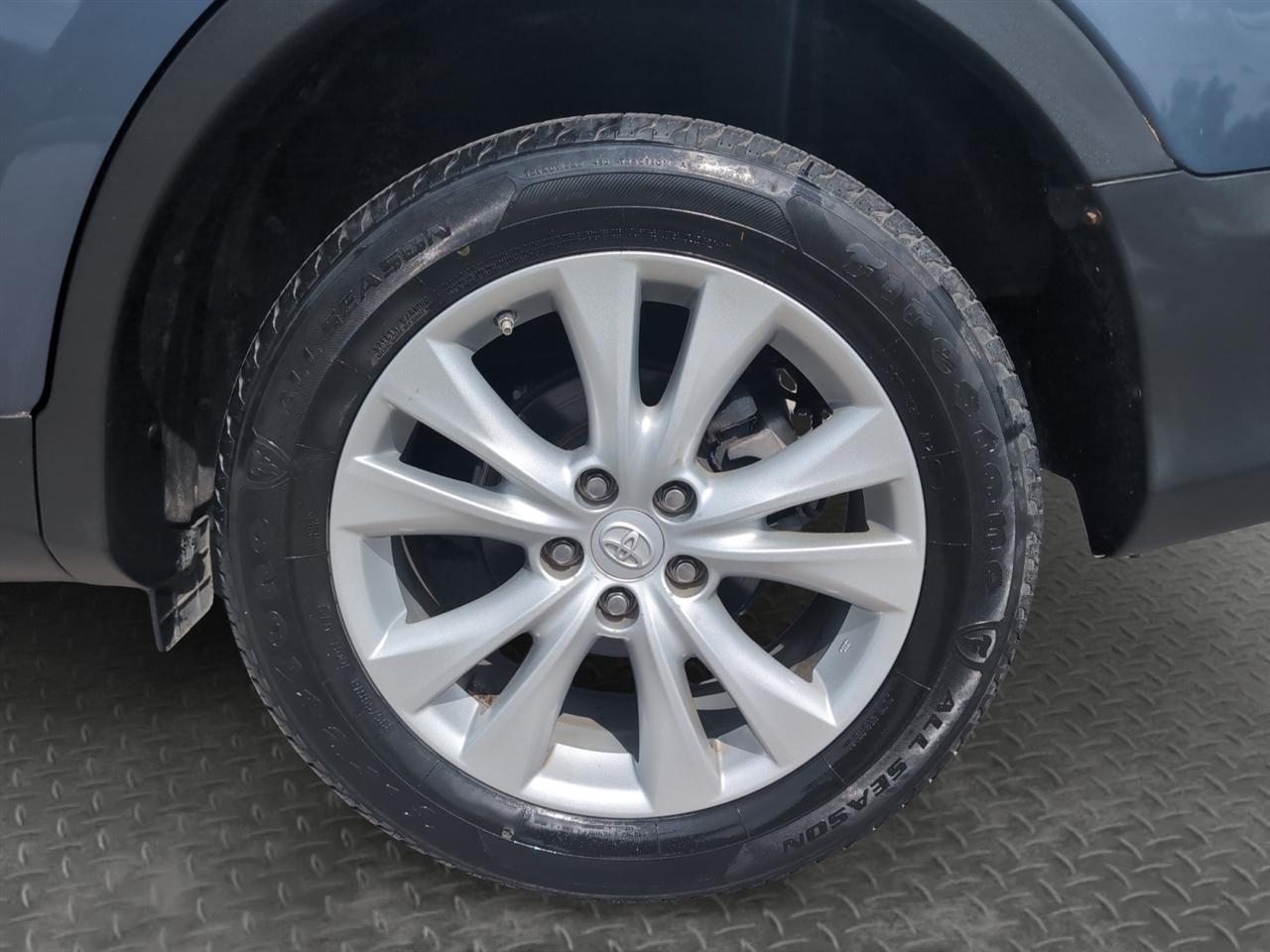 Toyota RAV4  2014