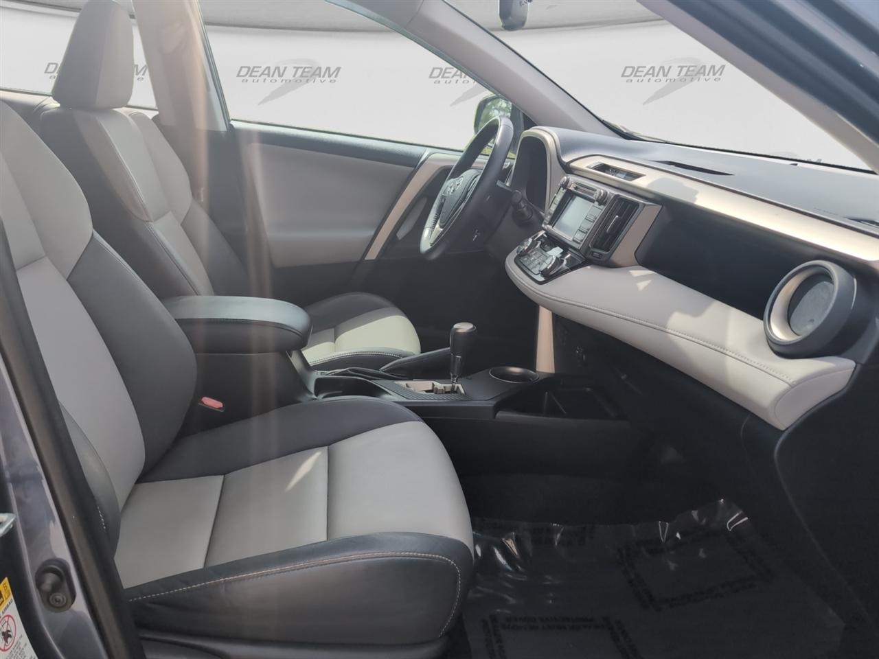 Toyota RAV4  2014