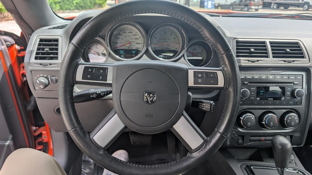 Dodge Challenger 2dr Cpe SRT8 2008