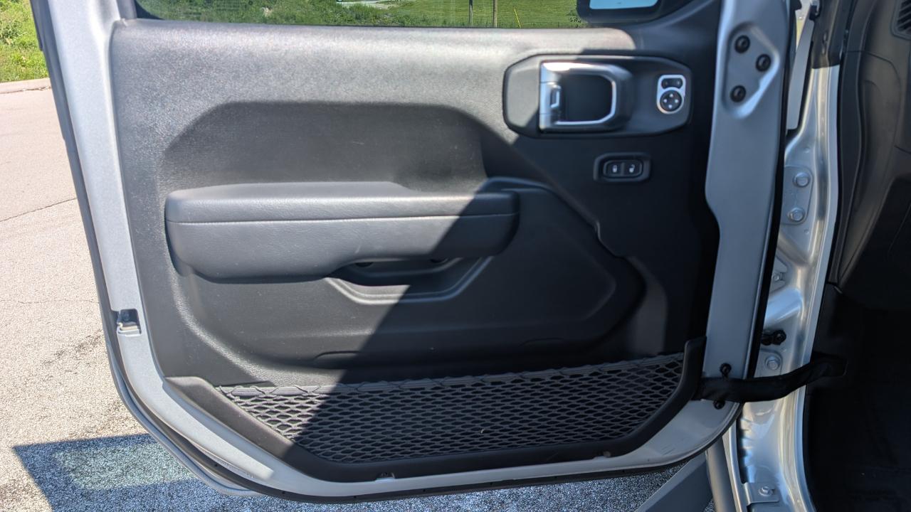 Jeep Wrangler Willys 4 Door 4x4 2024