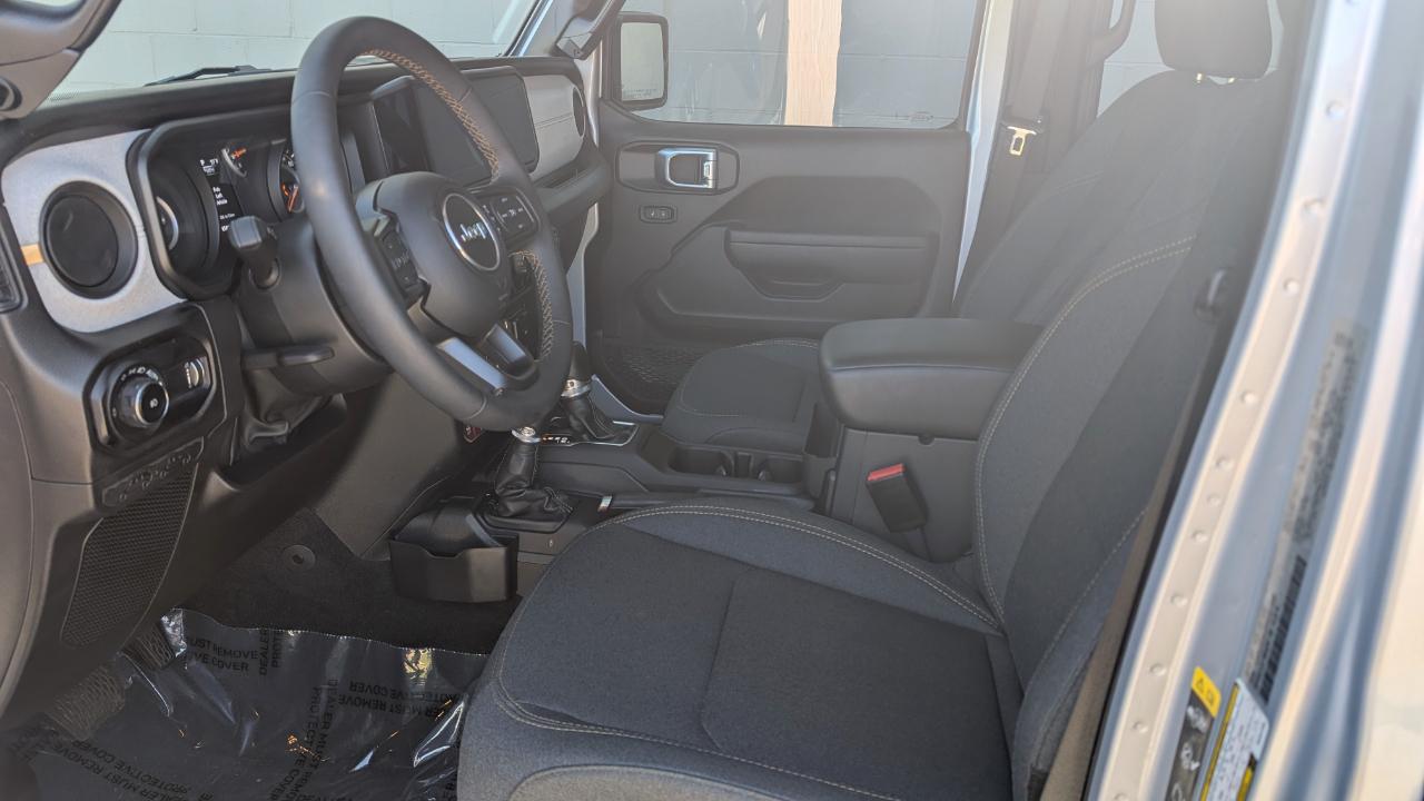 Jeep Wrangler Willys 4 Door 4x4 2024