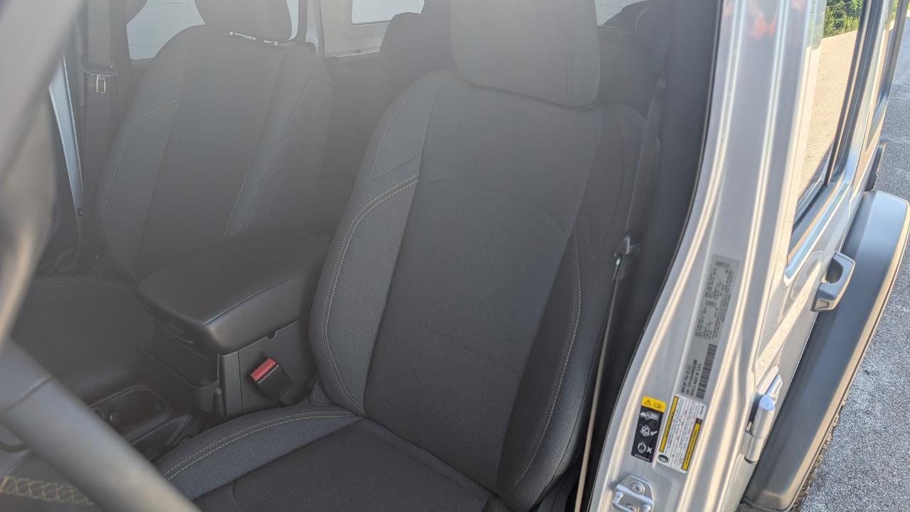 Jeep Wrangler Willys 4 Door 4x4 2024