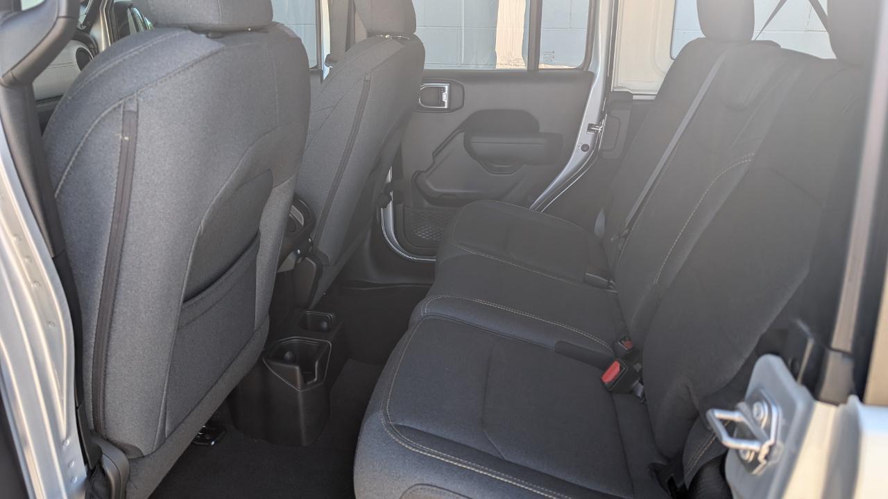 Jeep Wrangler Willys 4 Door 4x4 2024