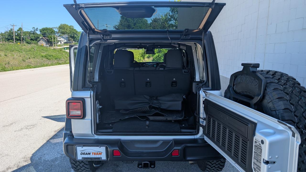 Jeep Wrangler Willys 4 Door 4x4 2024