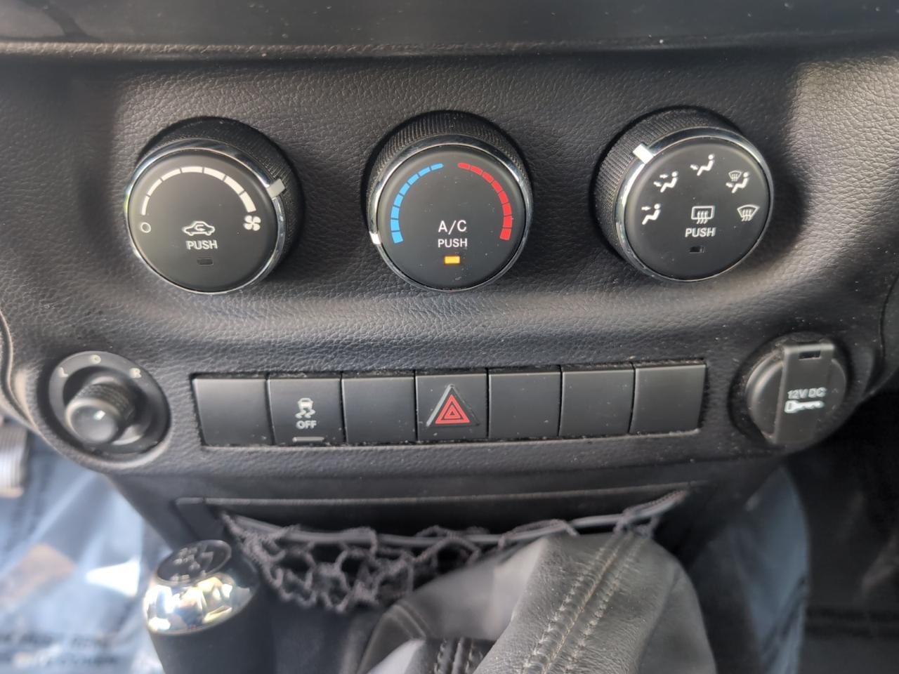 Jeep Wrangler 4WD 2dr Sport 2013