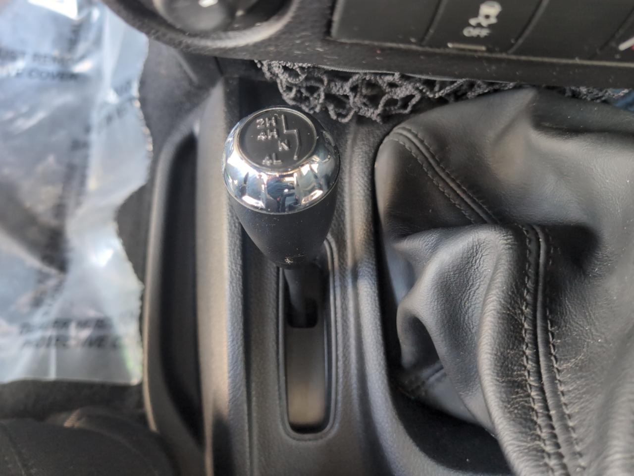 Jeep Wrangler 4WD 2dr Sport 2013
