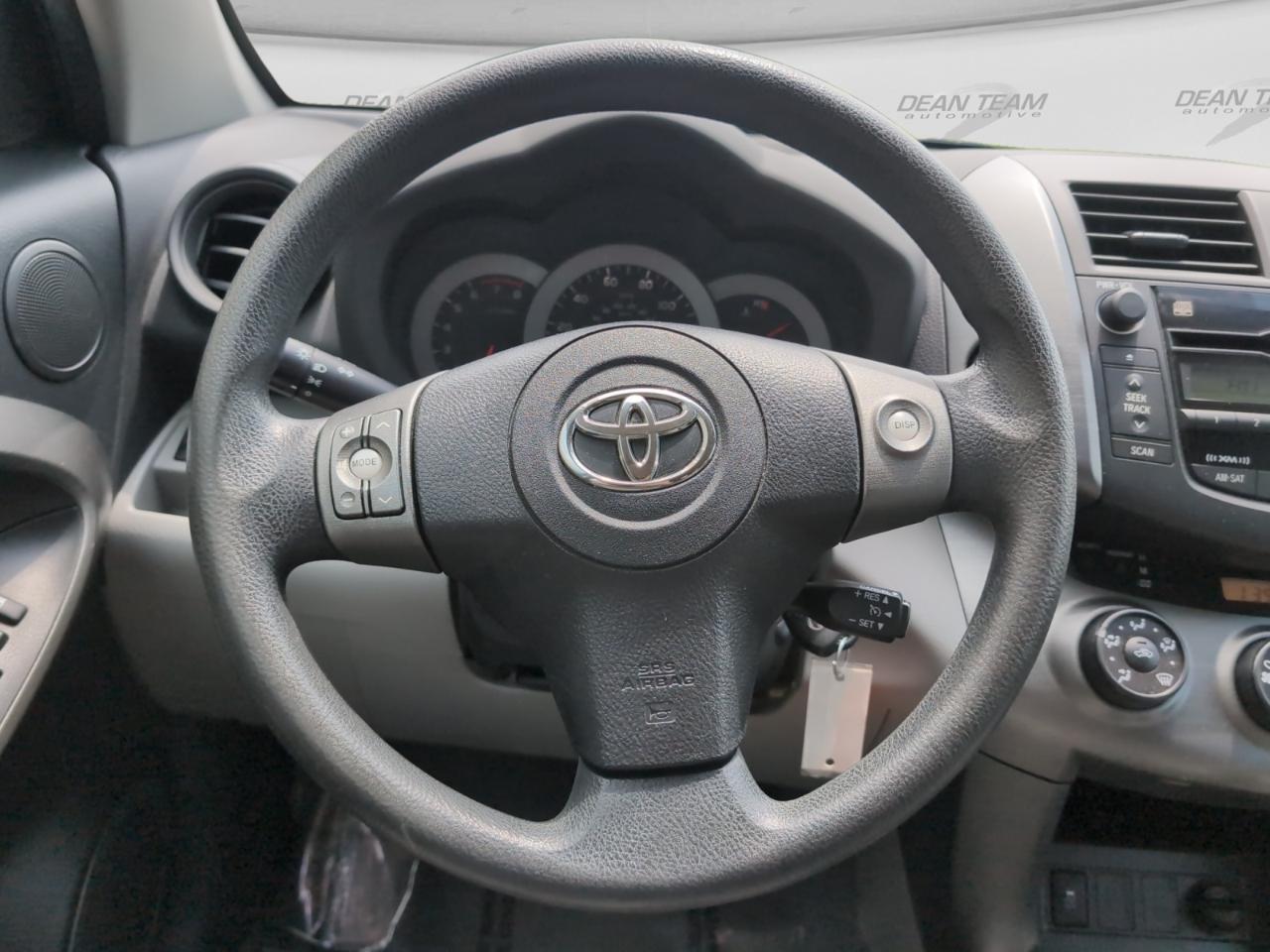 Toyota RAV4  2011