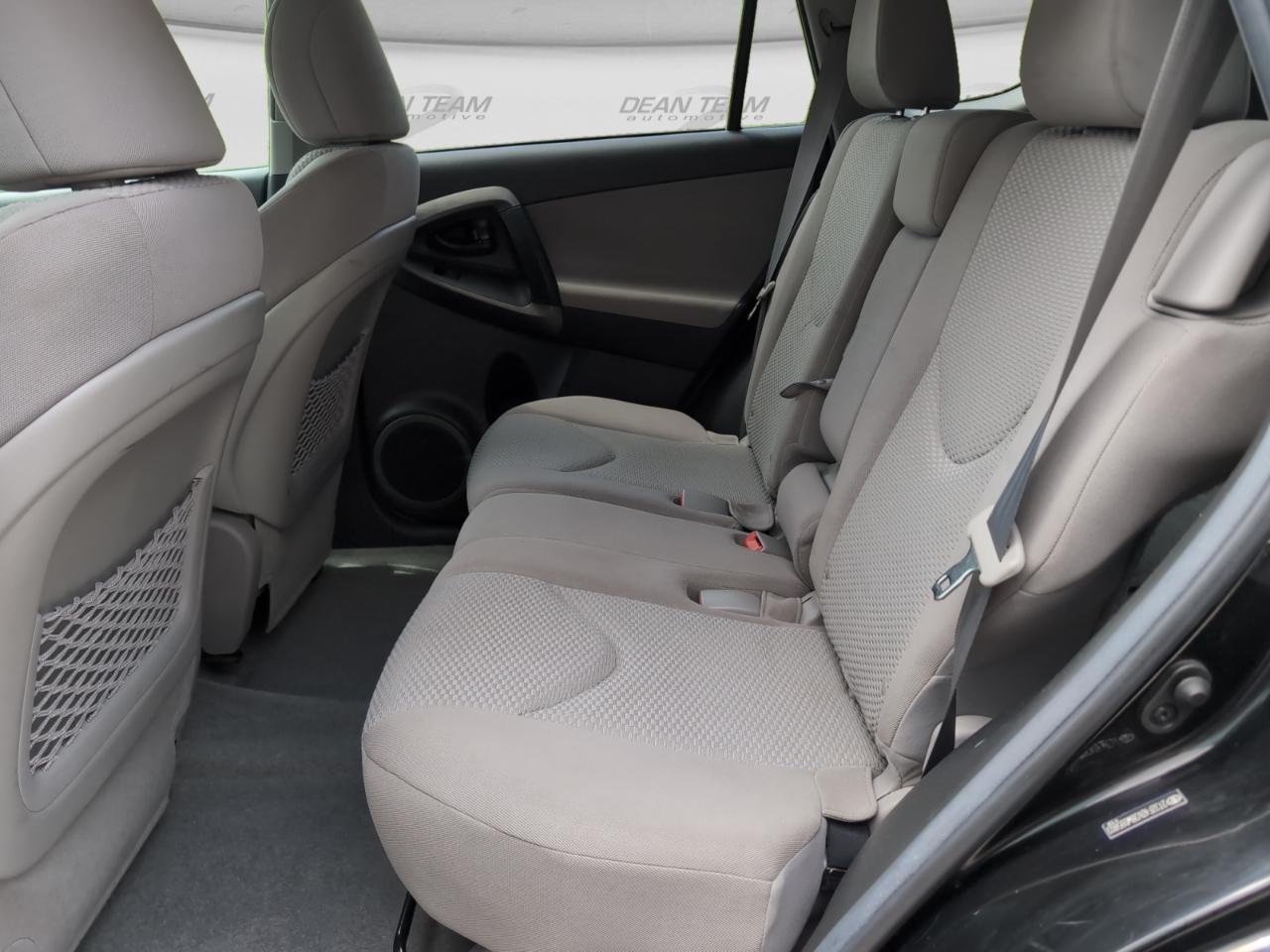 Toyota RAV4  2011