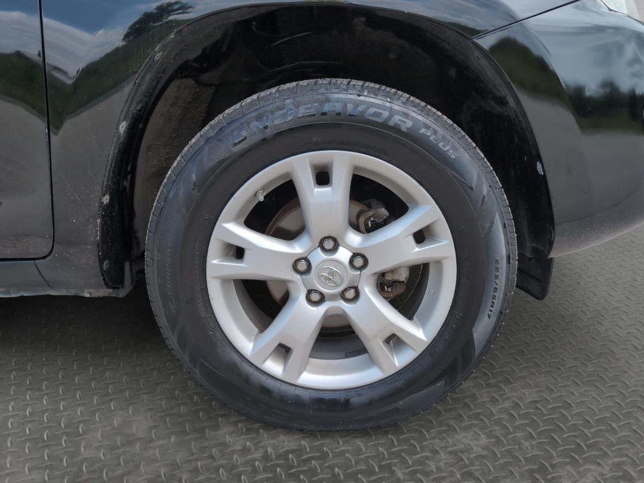Toyota RAV4  2011