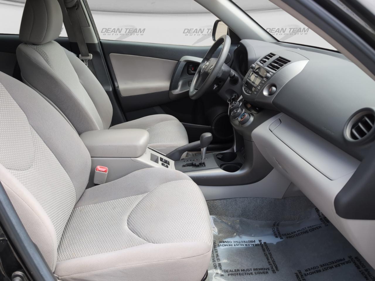 Toyota RAV4  2011