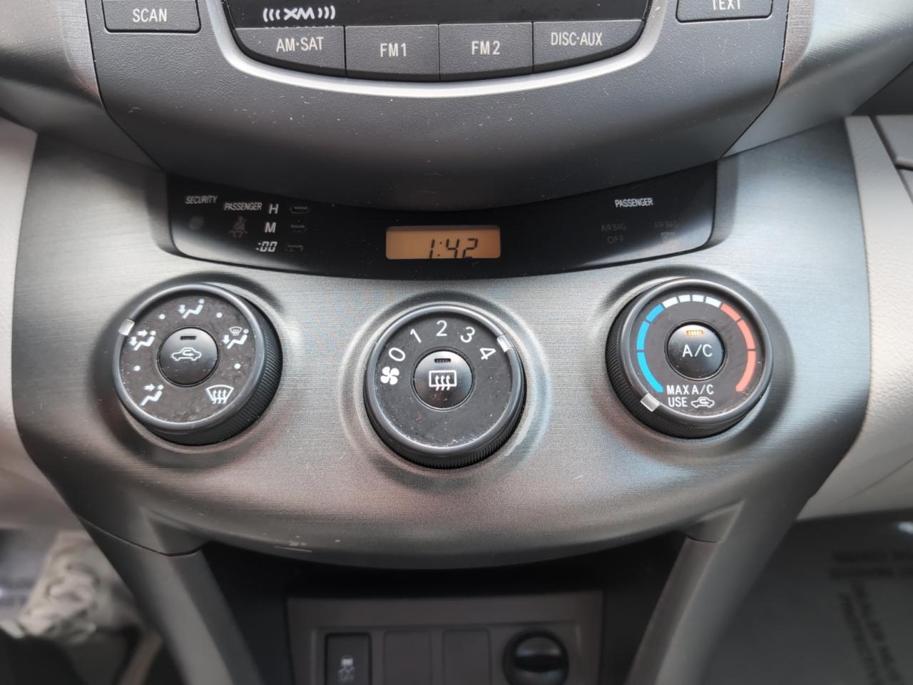 Toyota RAV4  2011