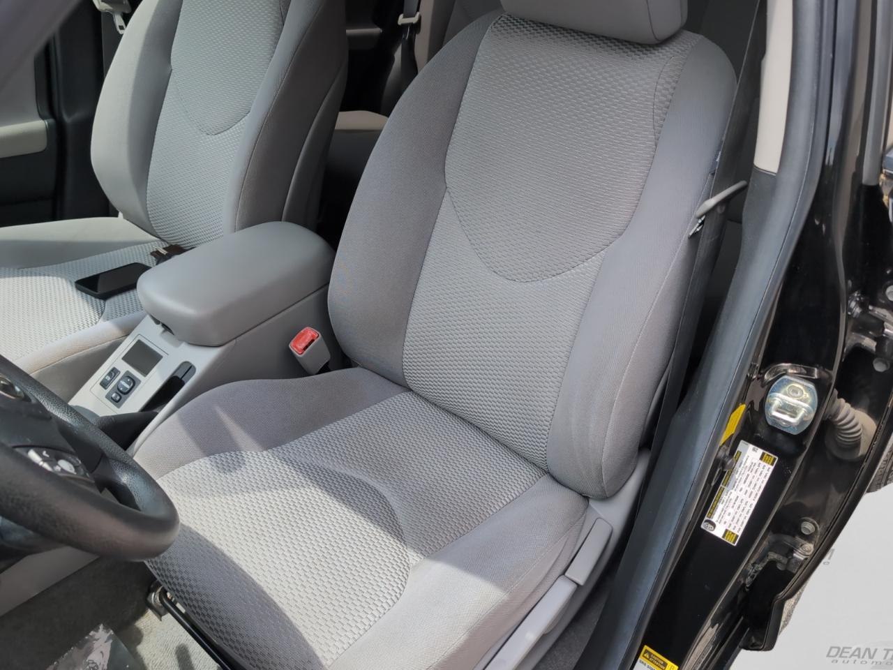 Toyota RAV4  2011
