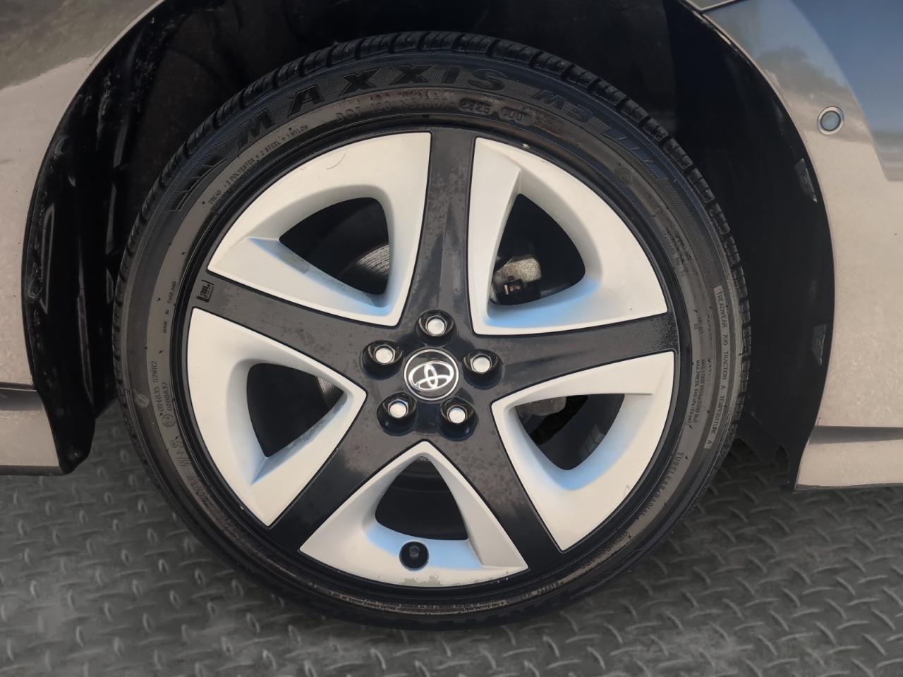 Toyota Prius Three Touring 2017