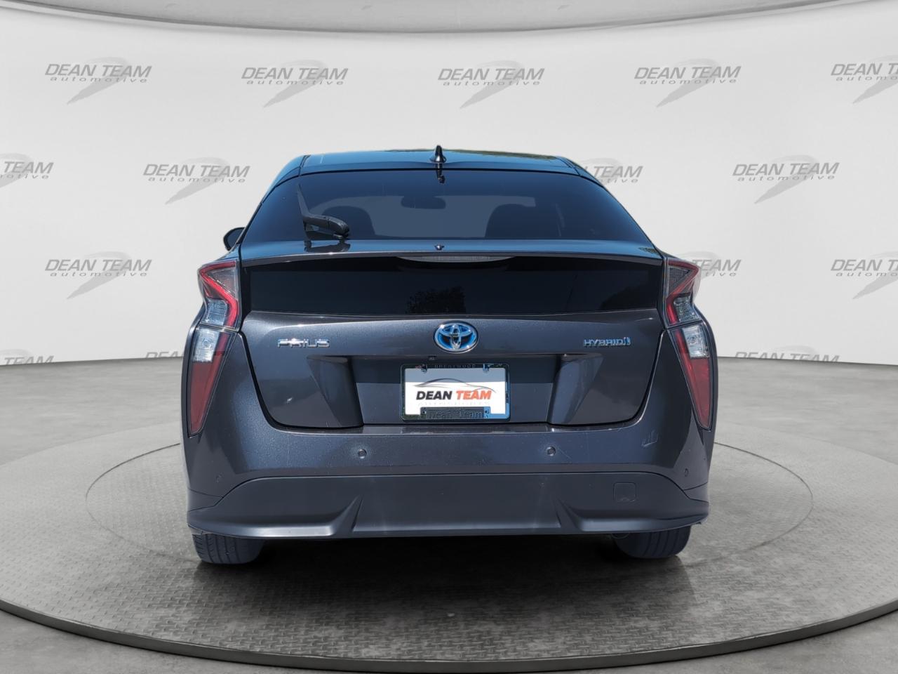 Toyota Prius Three Touring 2017