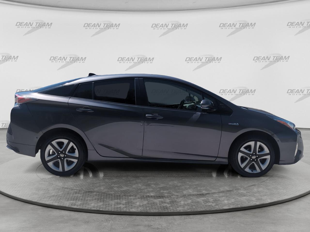 Toyota Prius Three Touring 2017