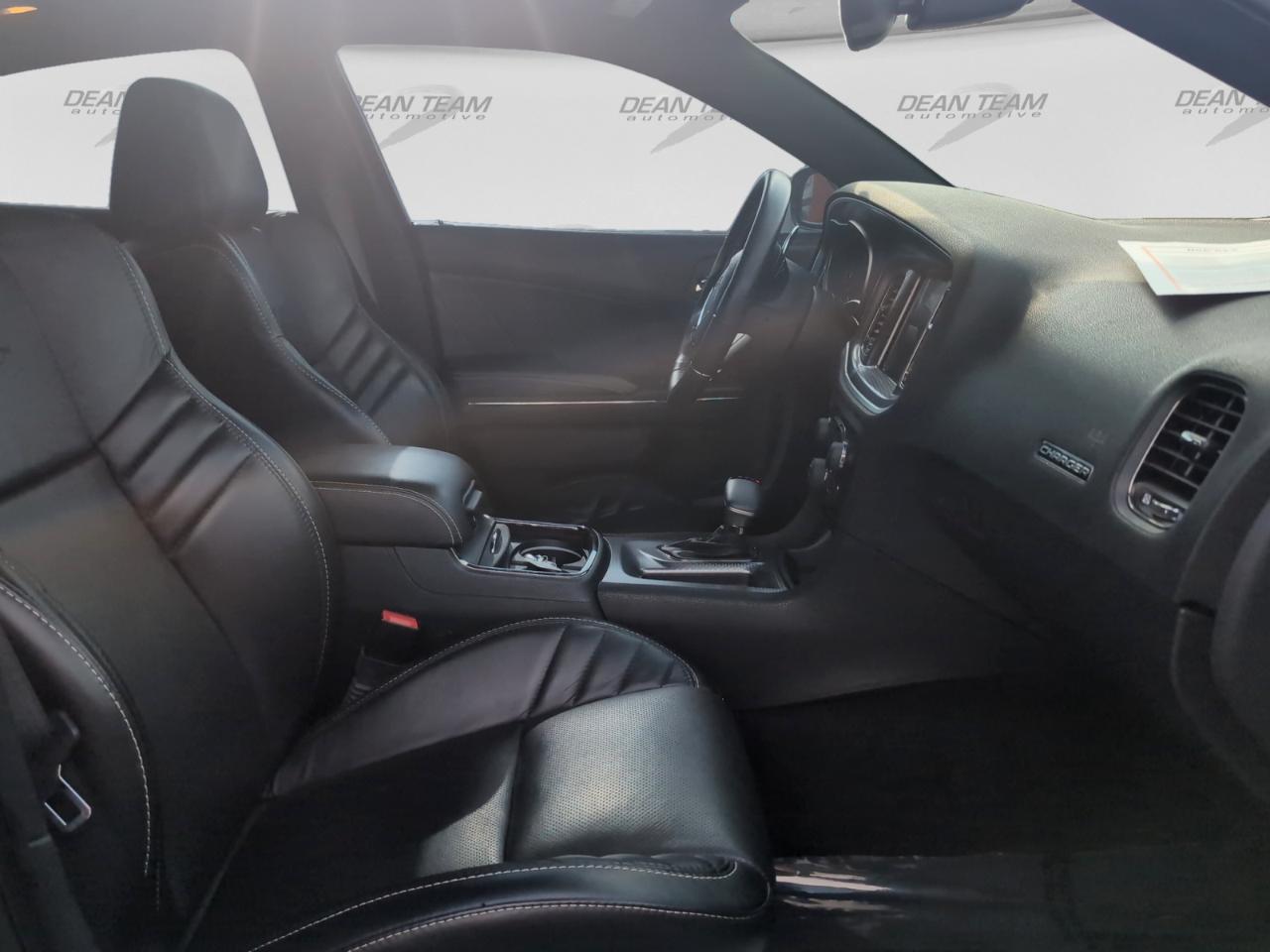 Dodge Charger 4dr Sdn SRT Hellcat RWD 2016