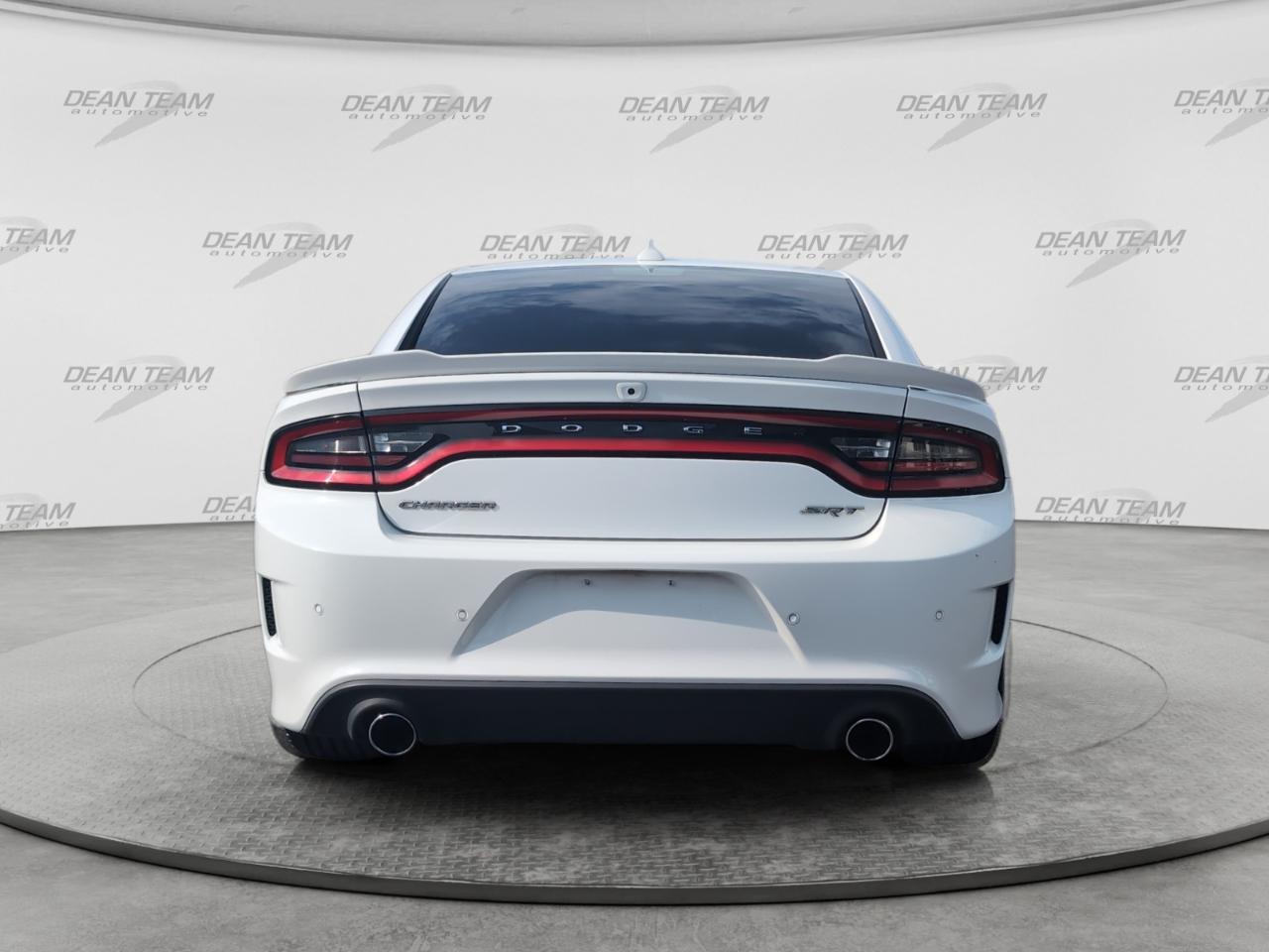 Dodge Charger 4dr Sdn SRT Hellcat RWD 2016