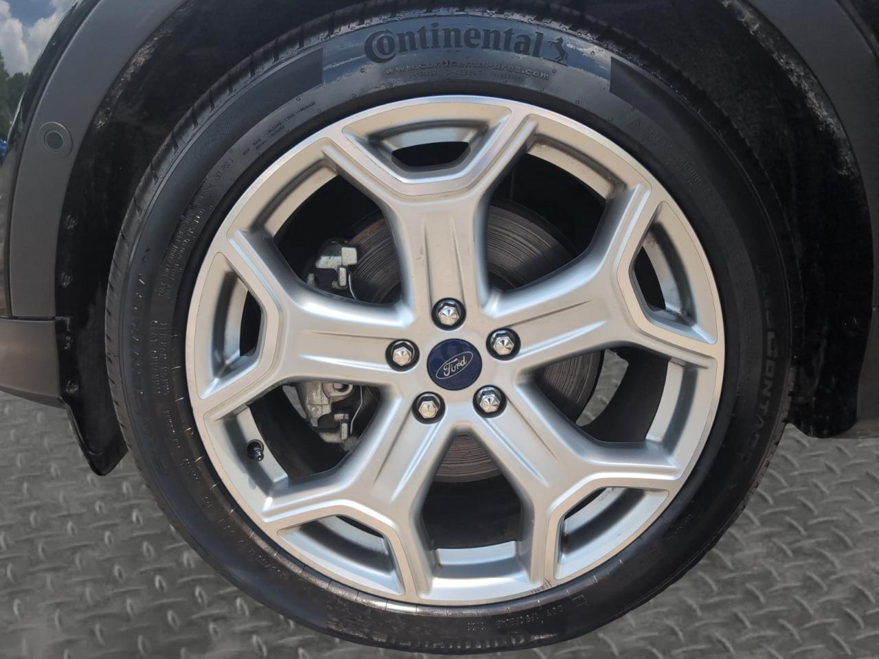 Ford Escape Titanium 4WD 2017