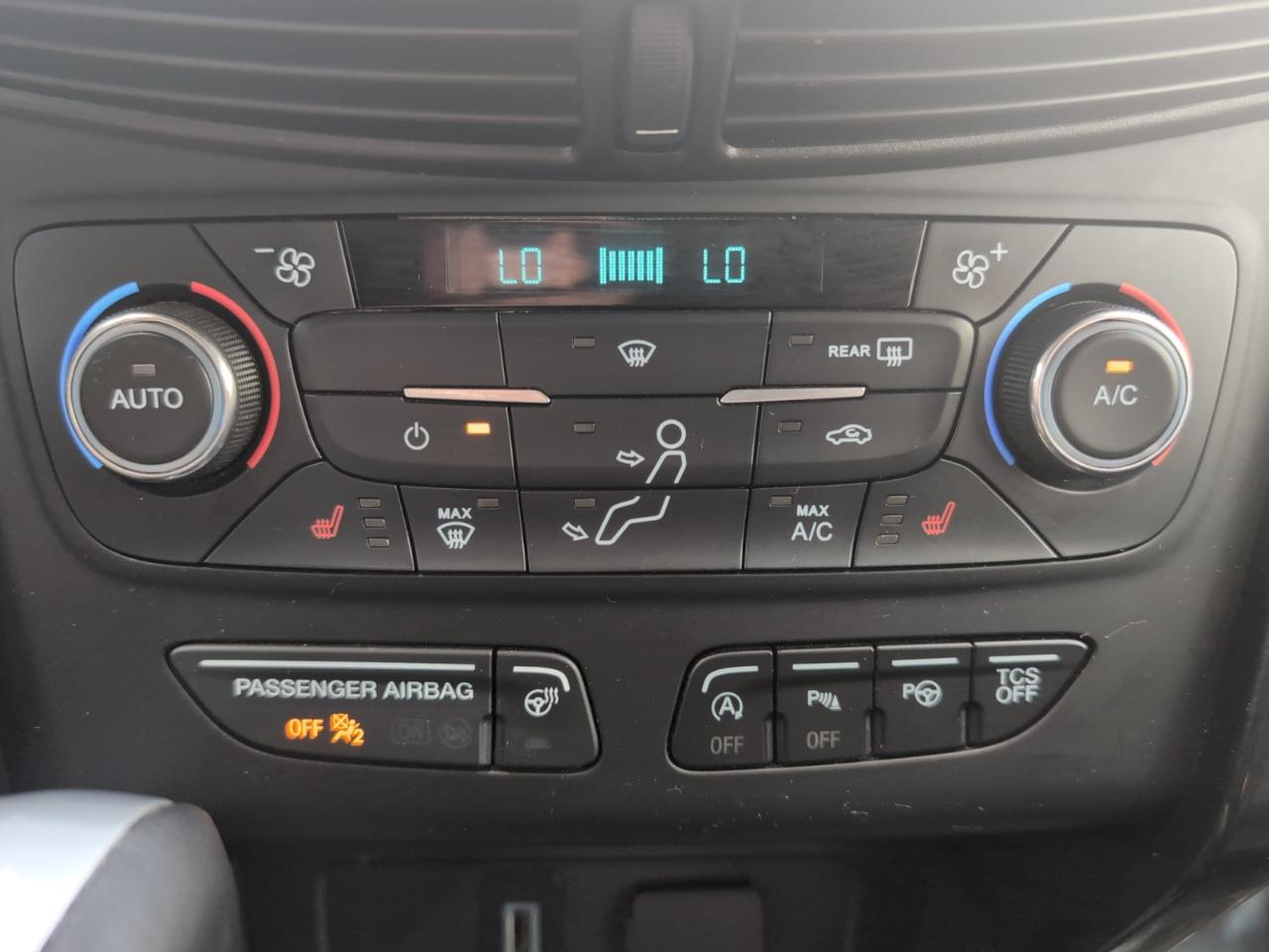 Ford Escape Titanium 4WD 2017