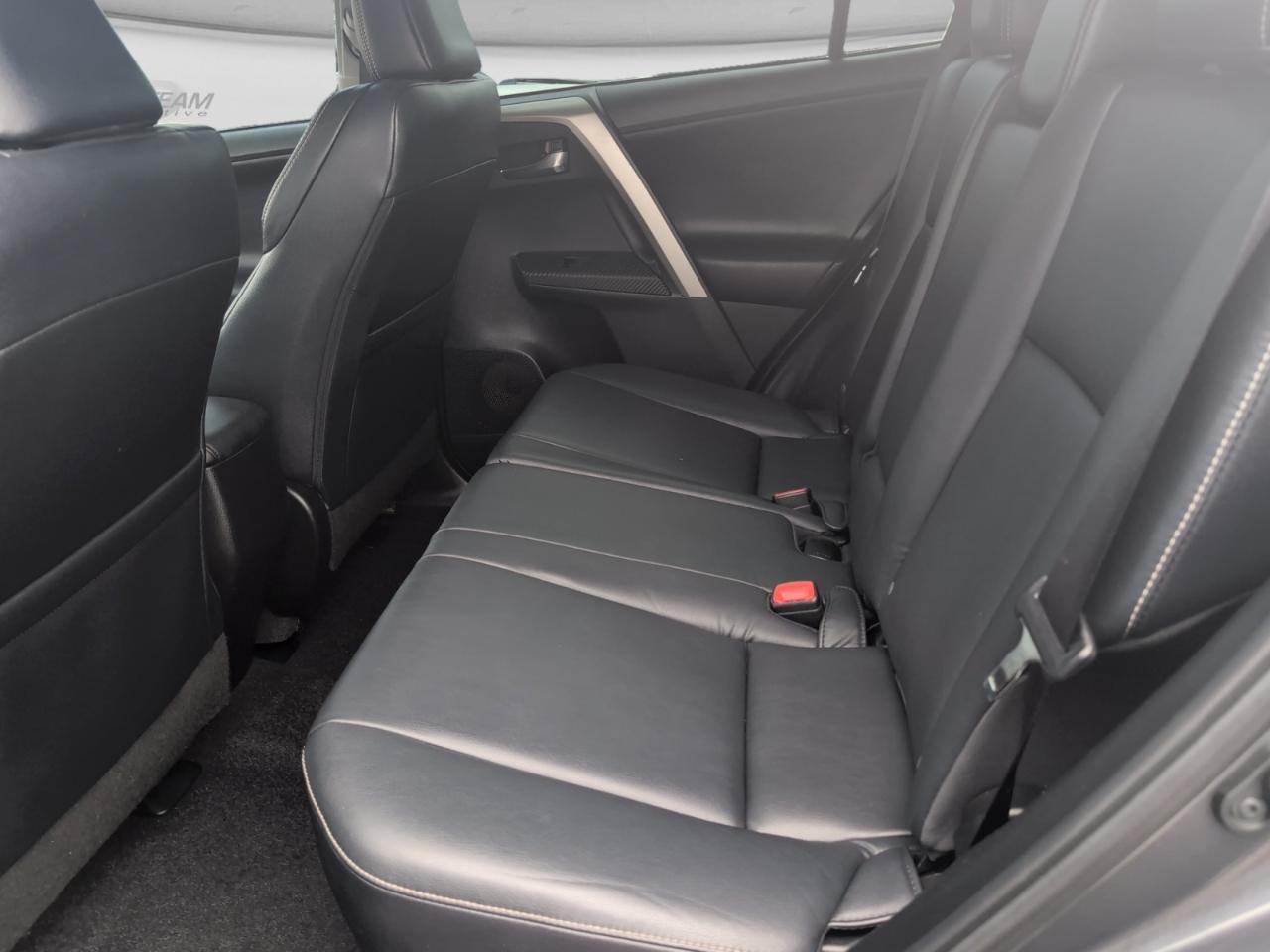 Toyota RAV4  2015