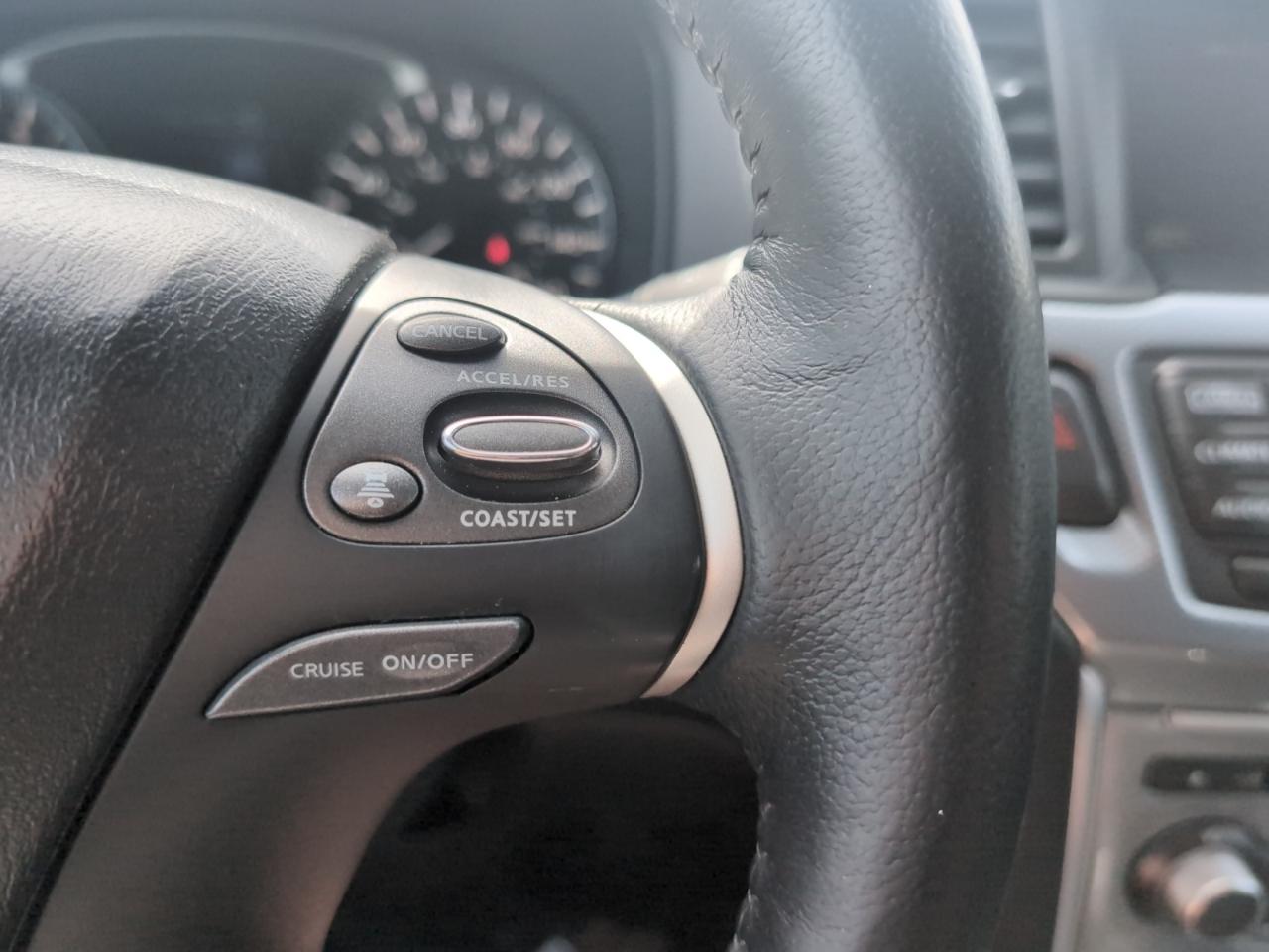 Nissan Pathfinder 4x4 SL 2018
