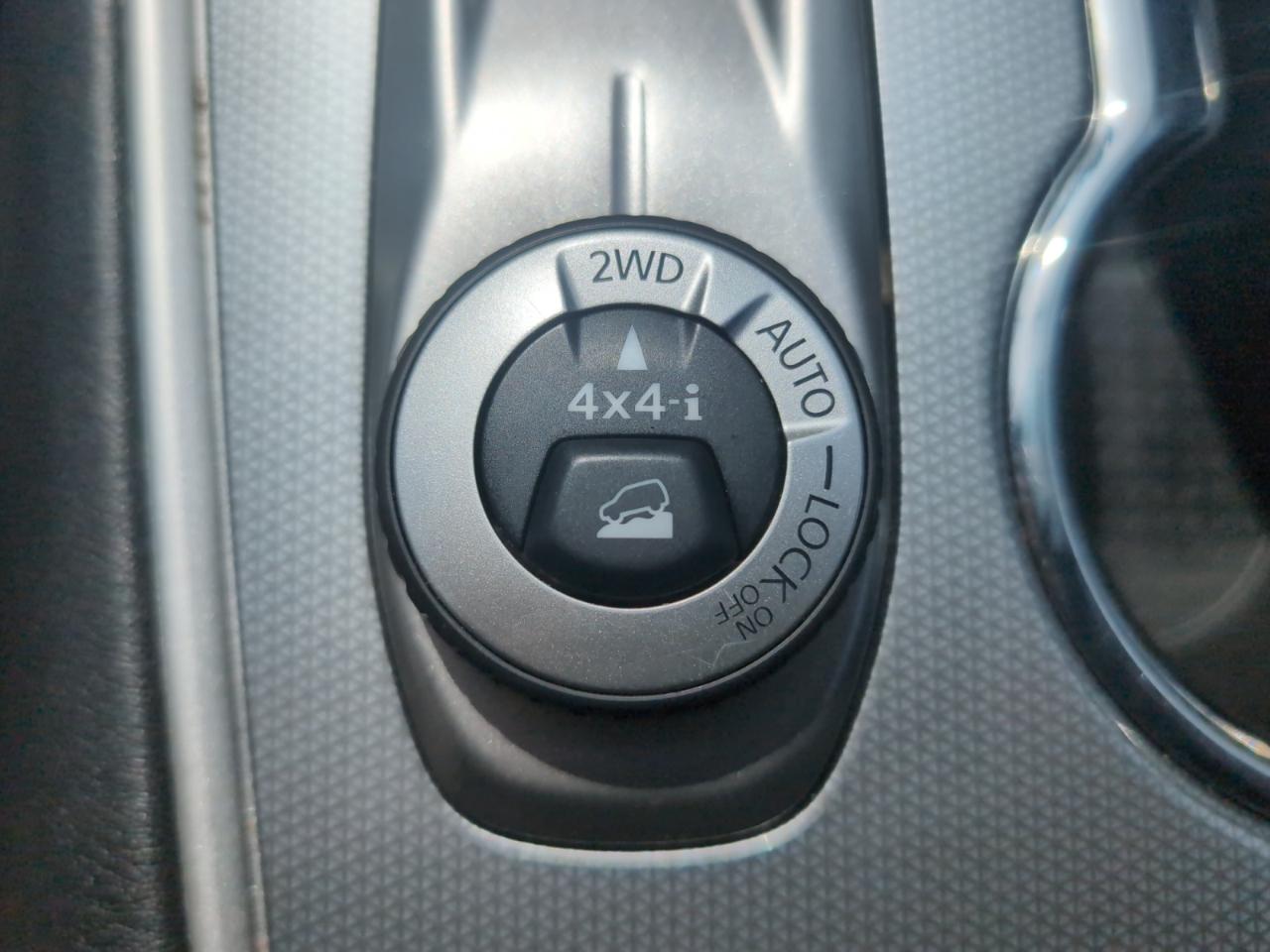 Nissan Pathfinder 4x4 SL 2018