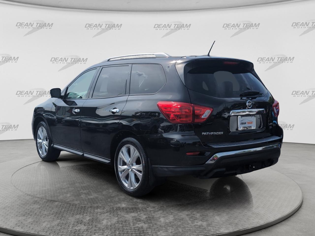 Nissan Pathfinder 4x4 SL 2018