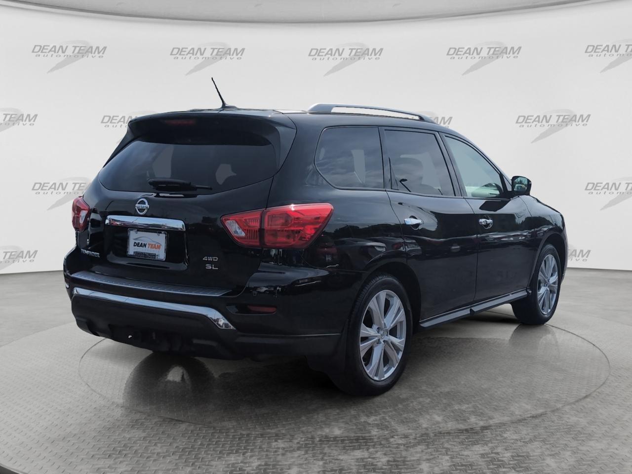 Nissan Pathfinder 4x4 SL 2018