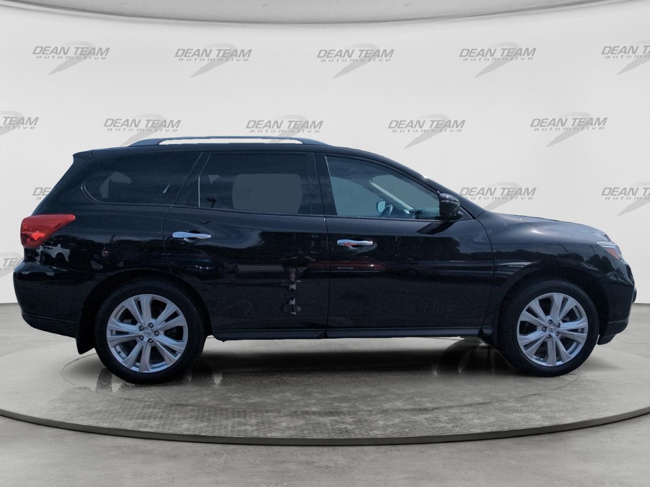 Nissan Pathfinder 4x4 SL 2018