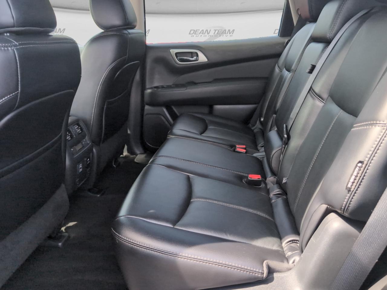 Nissan Pathfinder 4x4 SL 2018