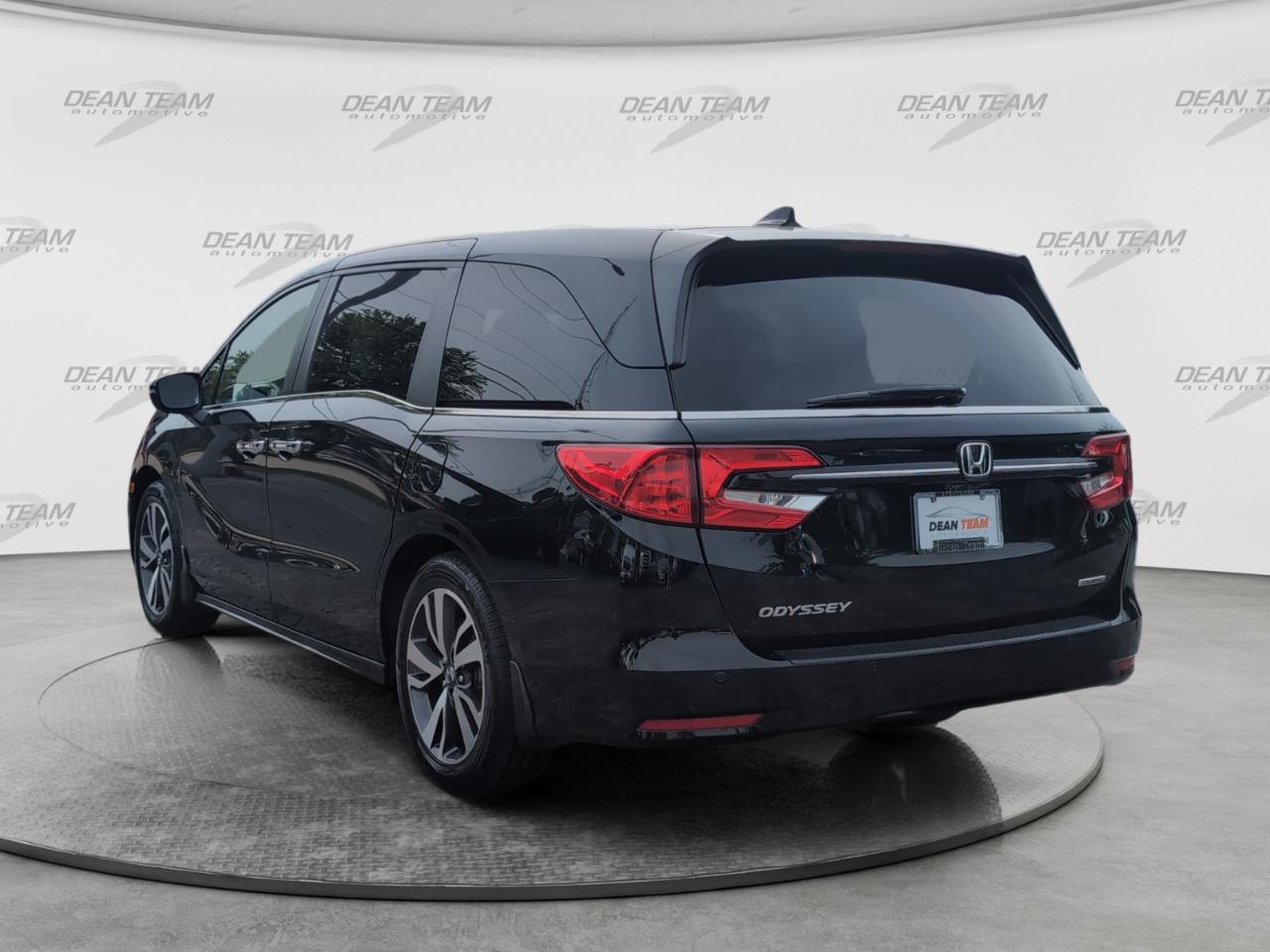 Honda Odyssey Touring Auto 2021