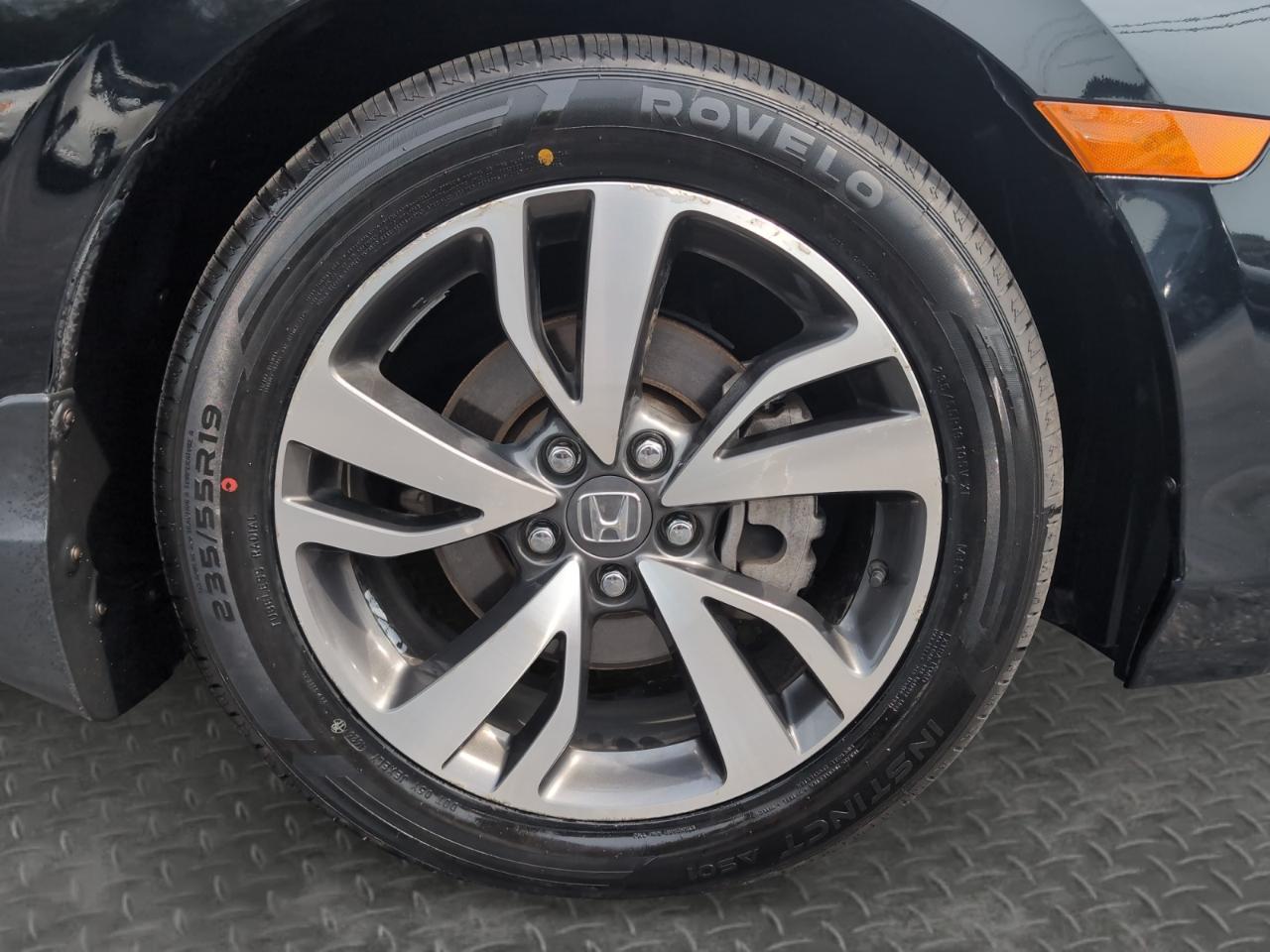 Honda Odyssey Touring Auto 2021