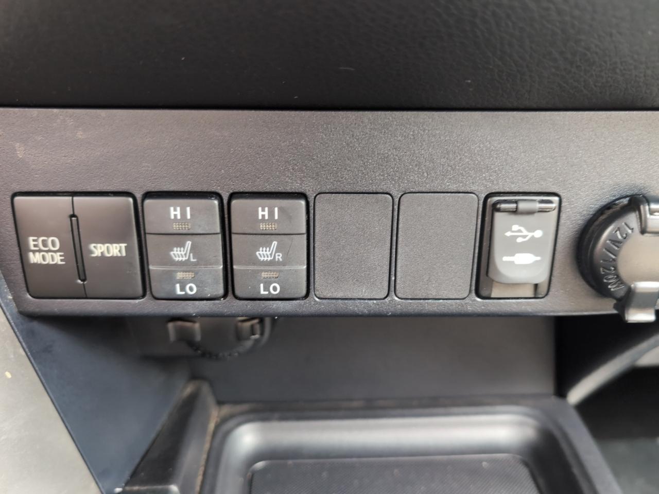 Toyota RAV4  2013