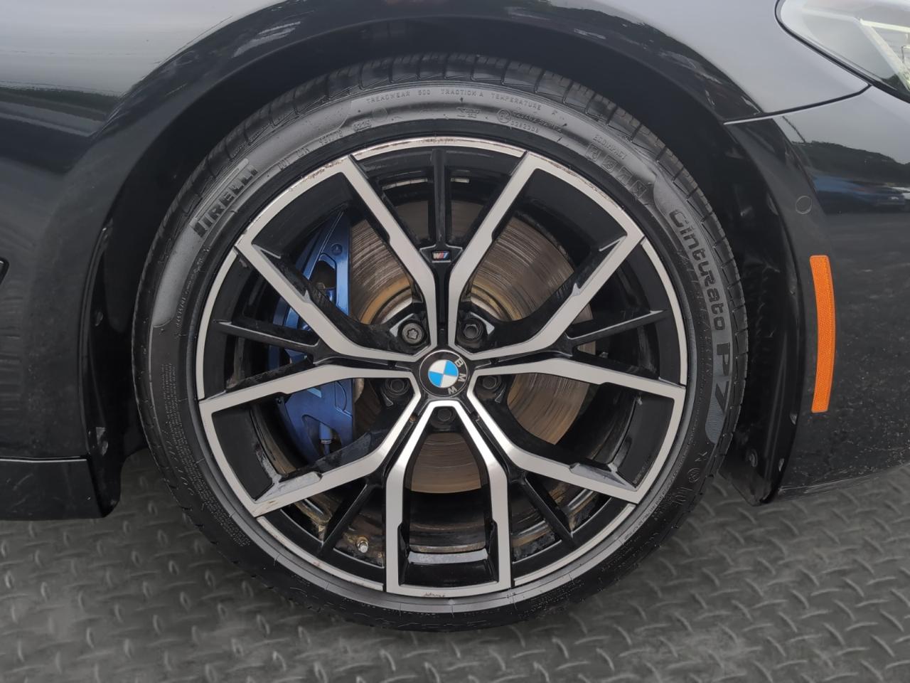 BMW 5 Series M550i xDrive Sedan 2022