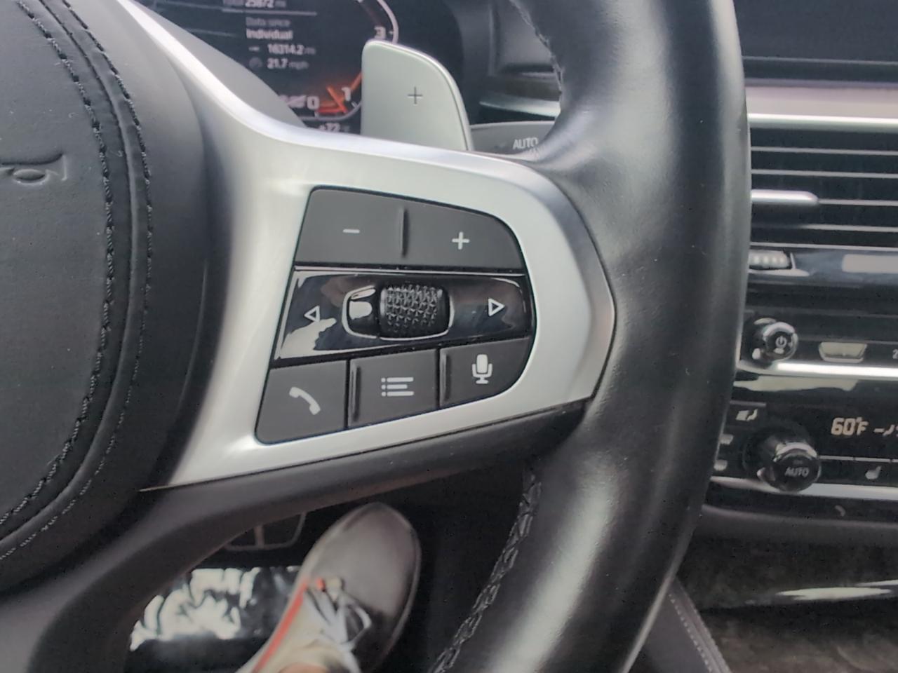 BMW 5 Series M550i xDrive Sedan 2022