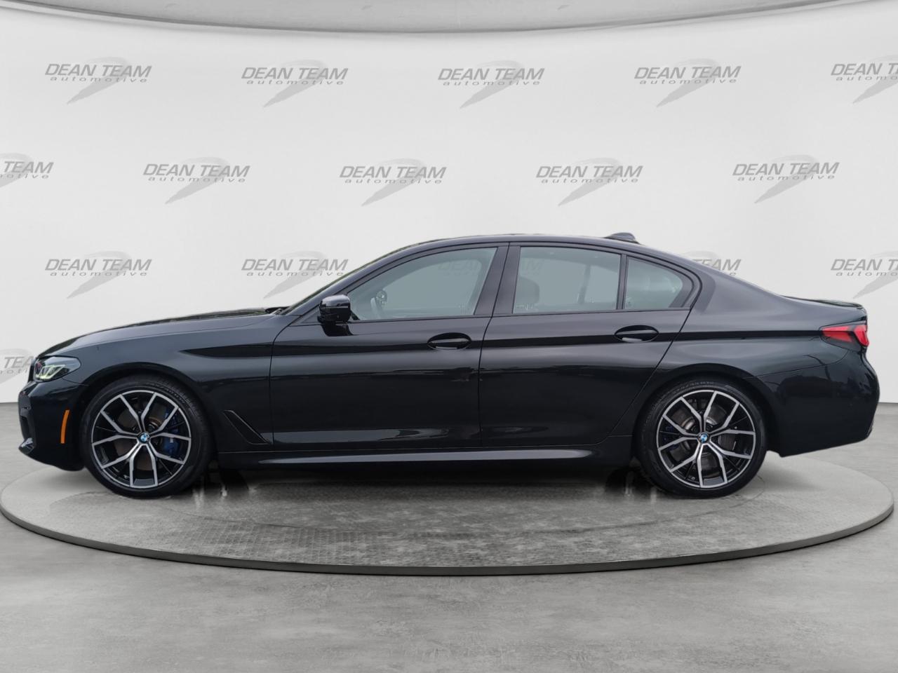 BMW 5 Series M550i xDrive Sedan 2022
