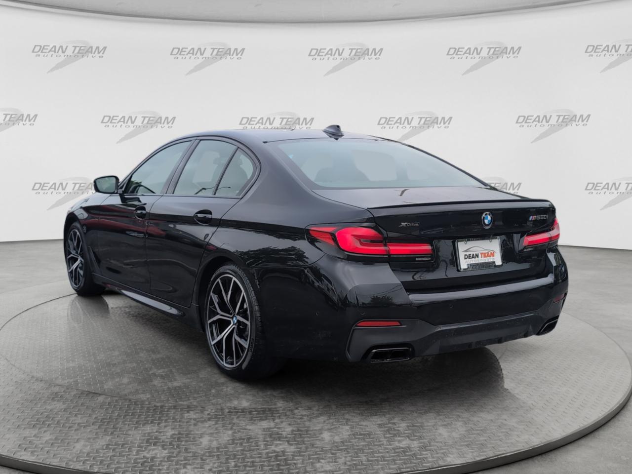 BMW 5 Series M550i xDrive Sedan 2022