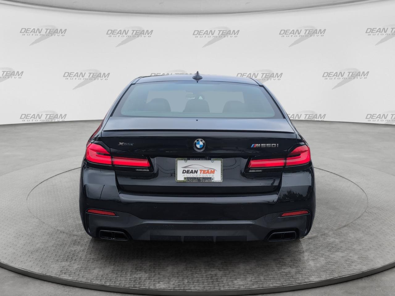 BMW 5 Series M550i xDrive Sedan 2022