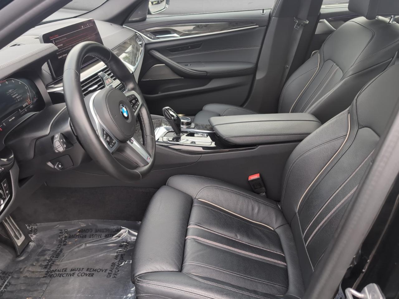 BMW 5 Series M550i xDrive Sedan 2022