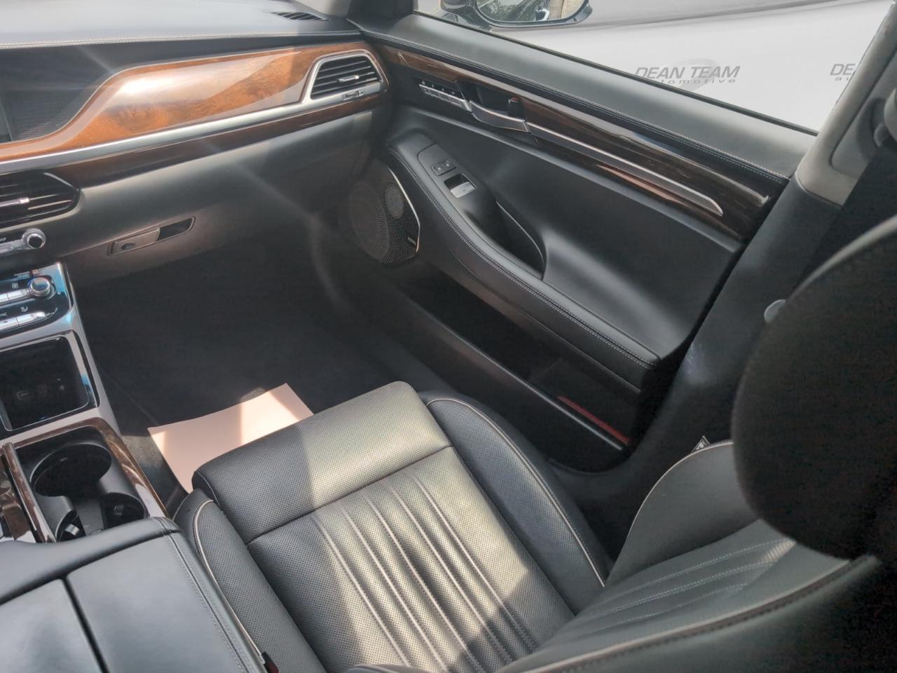 Genesis G90 3.3T Premium AWD 2019