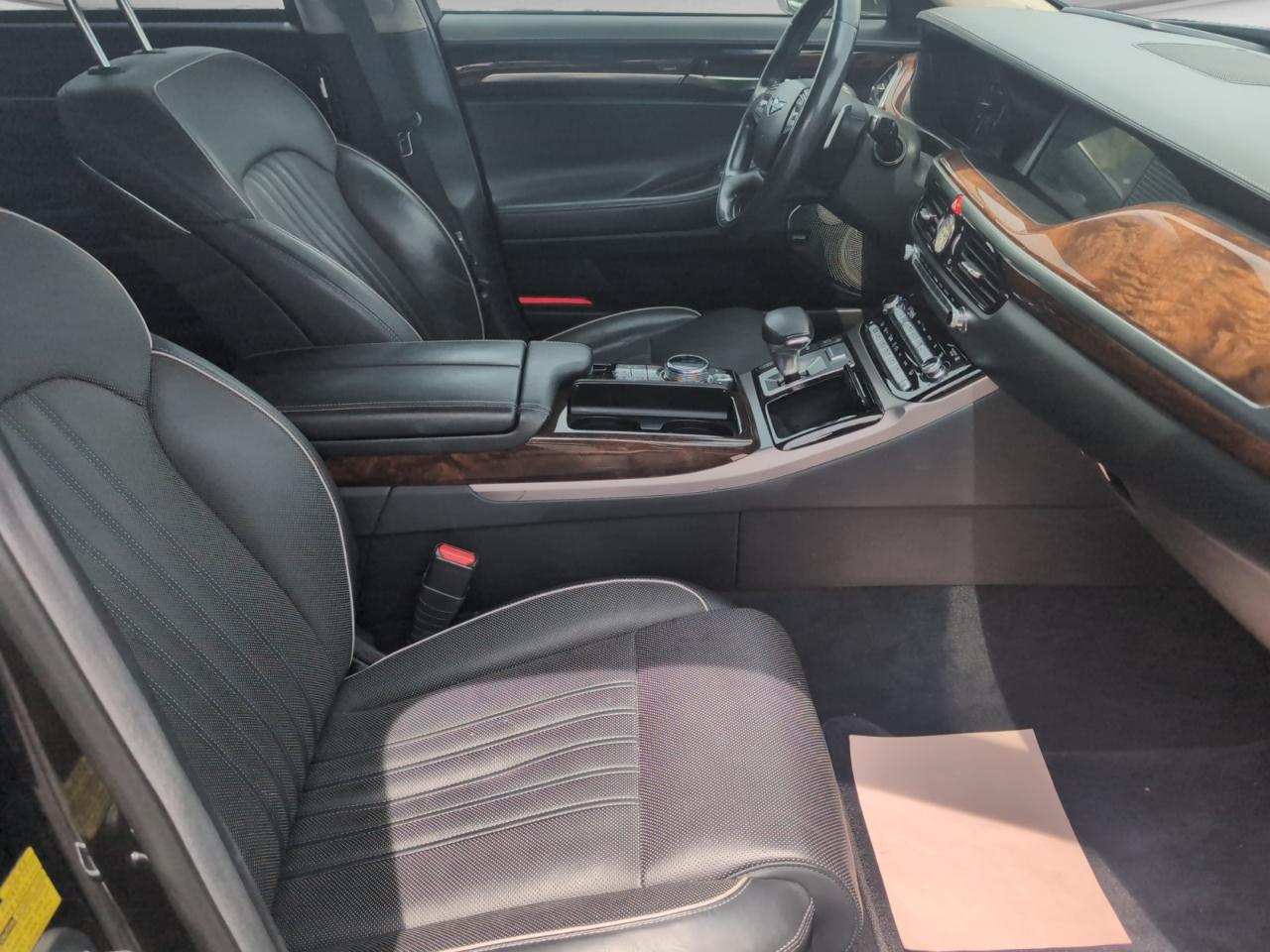 Genesis G90 3.3T Premium AWD 2019