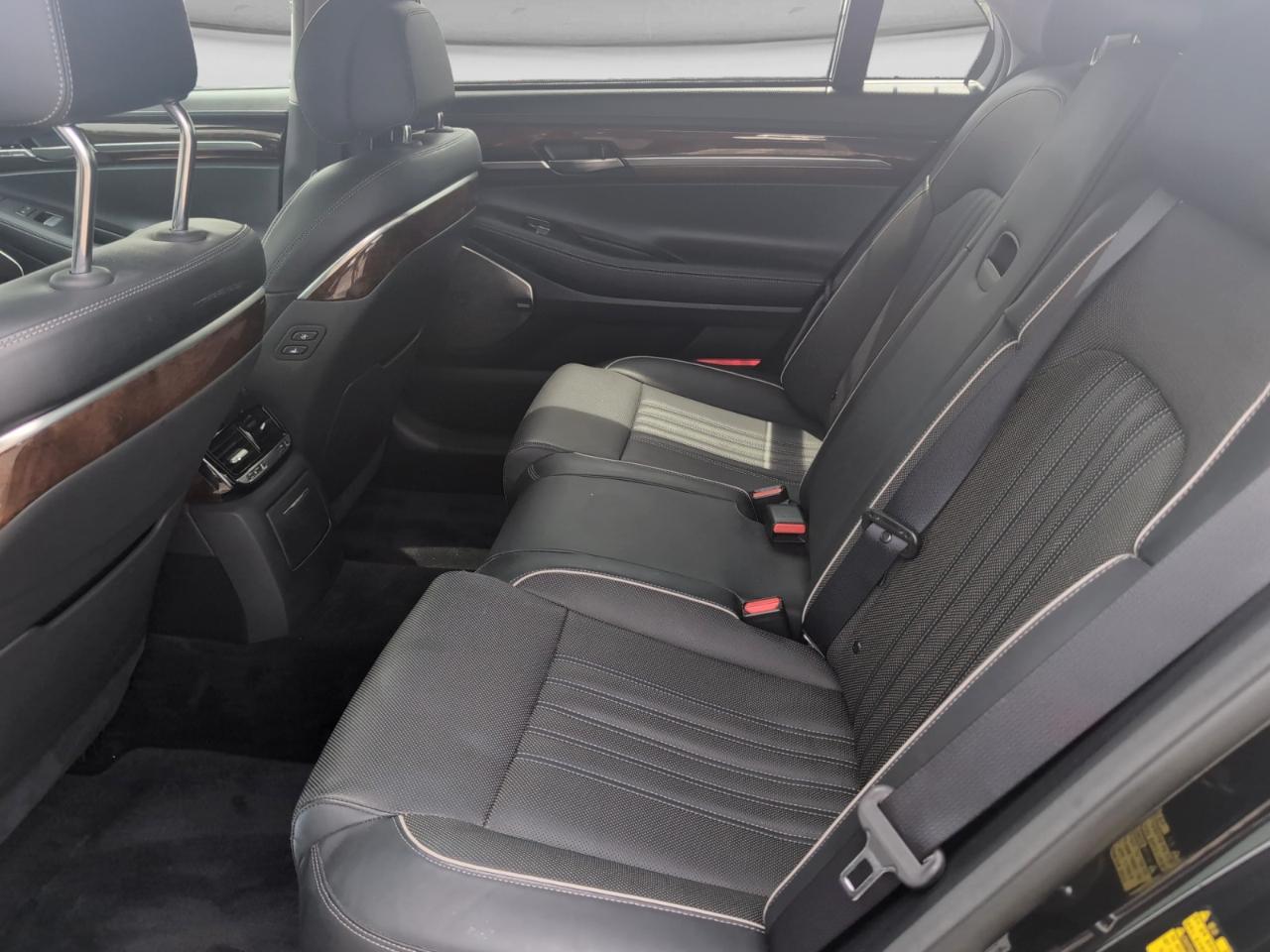 Genesis G90 3.3T Premium AWD 2019