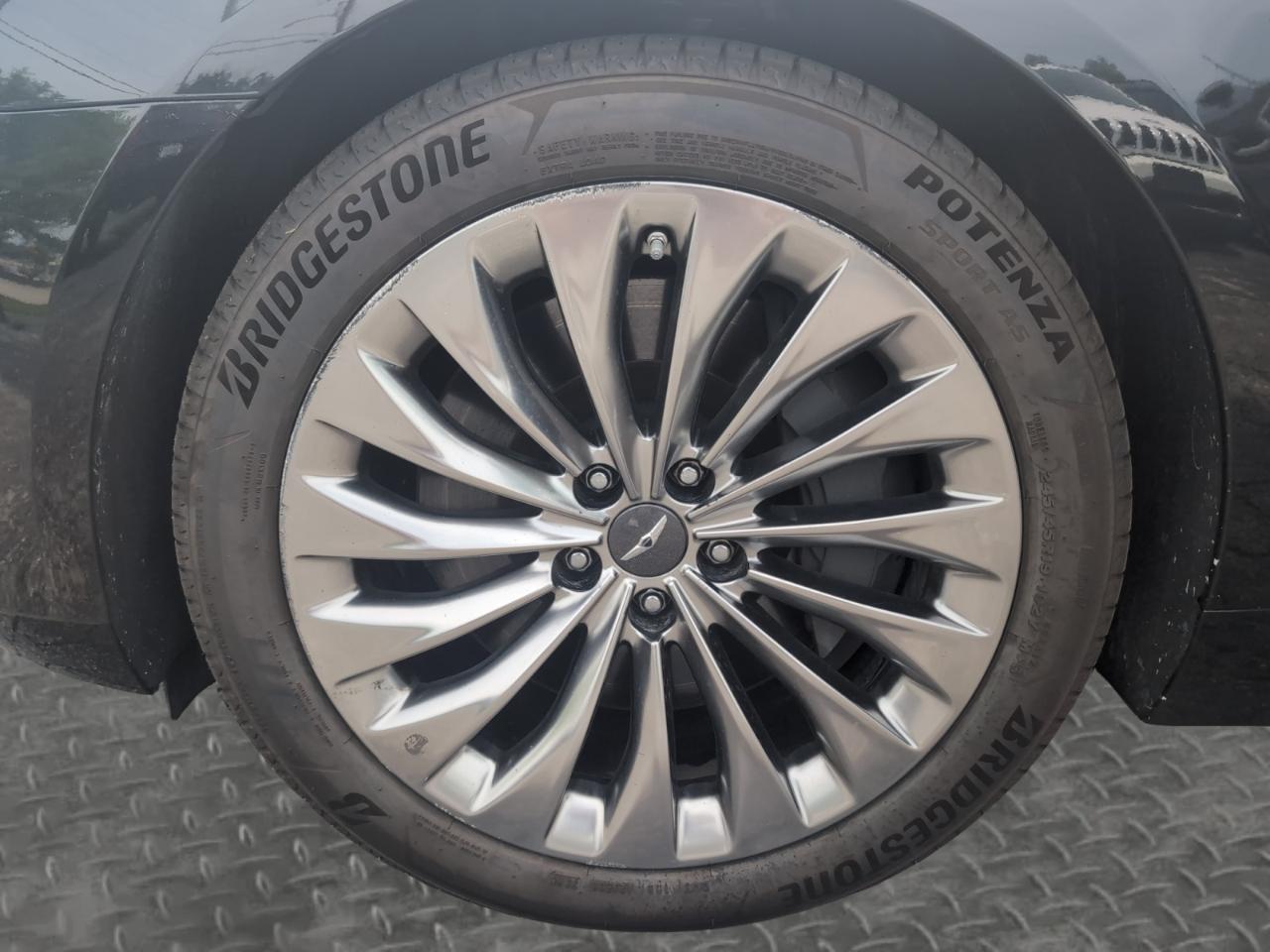 Genesis G90 3.3T Premium AWD 2019