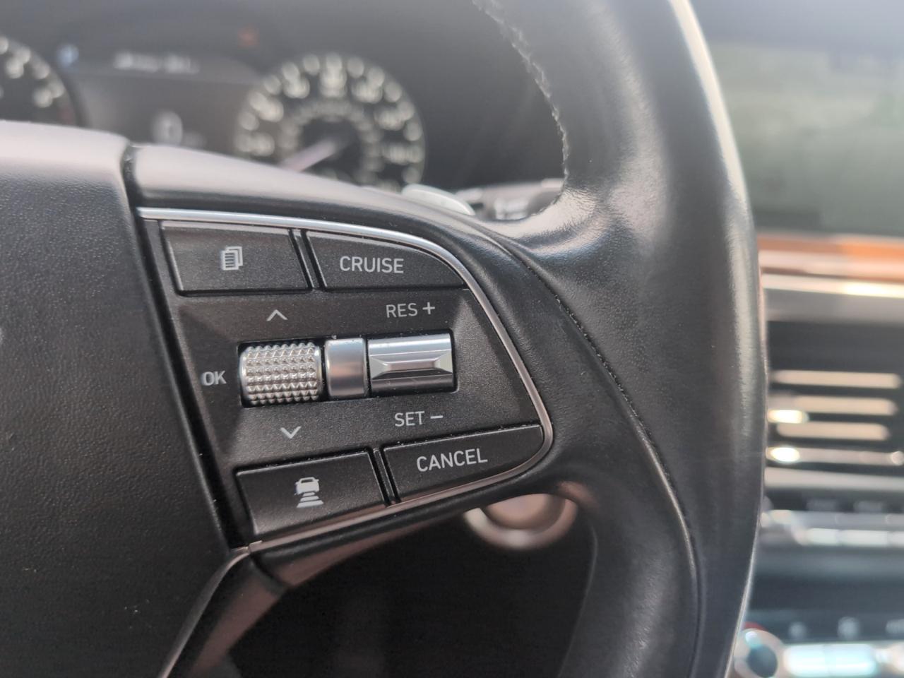 Genesis G90 3.3T Premium AWD 2019