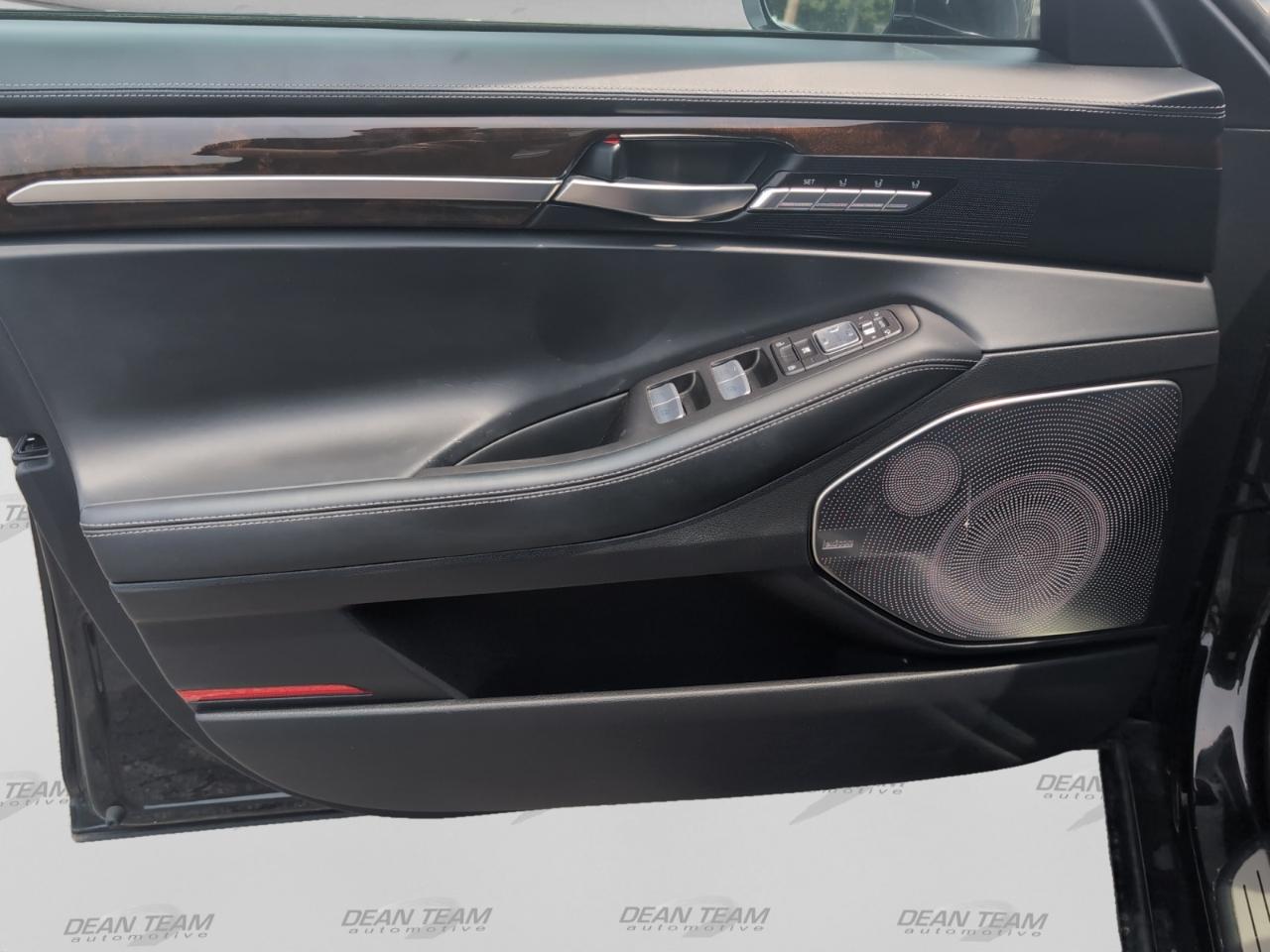 Genesis G90 3.3T Premium AWD 2019