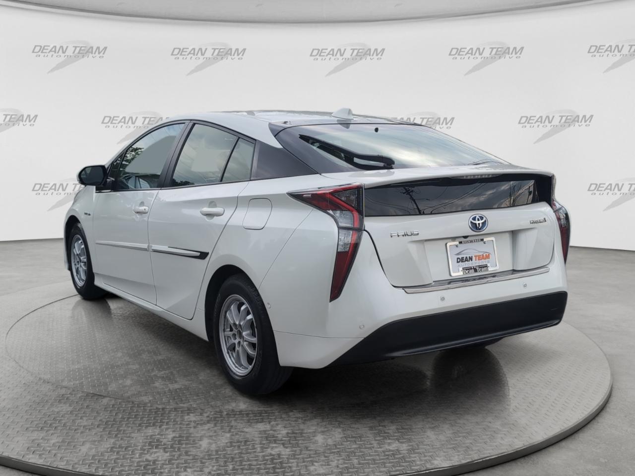 Toyota Prius Four 2017