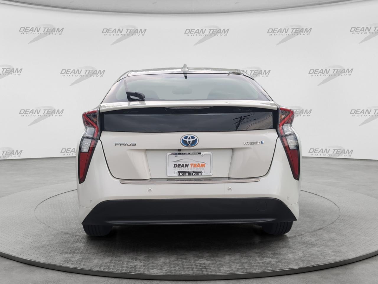Toyota Prius Four 2017
