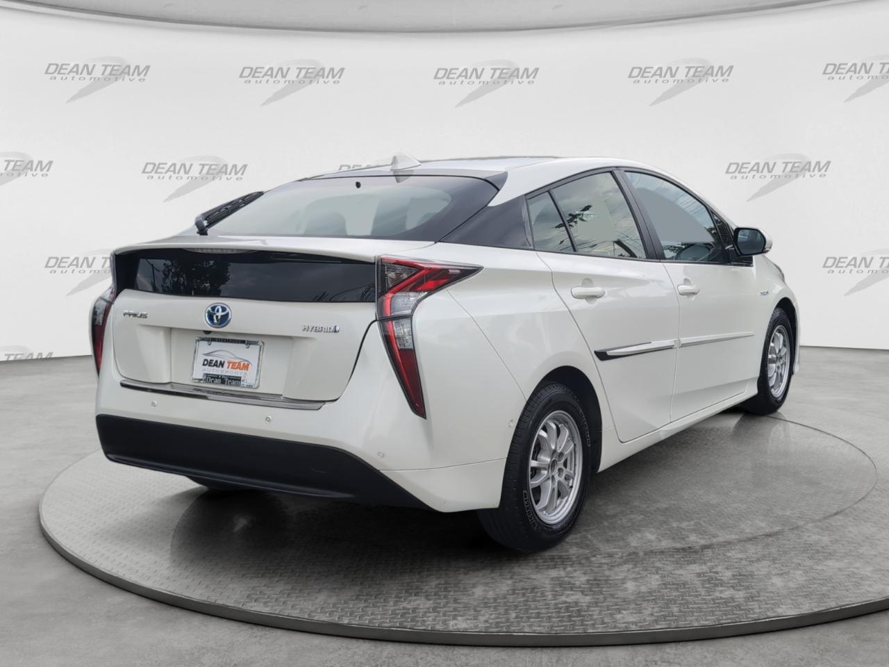Toyota Prius Four 2017