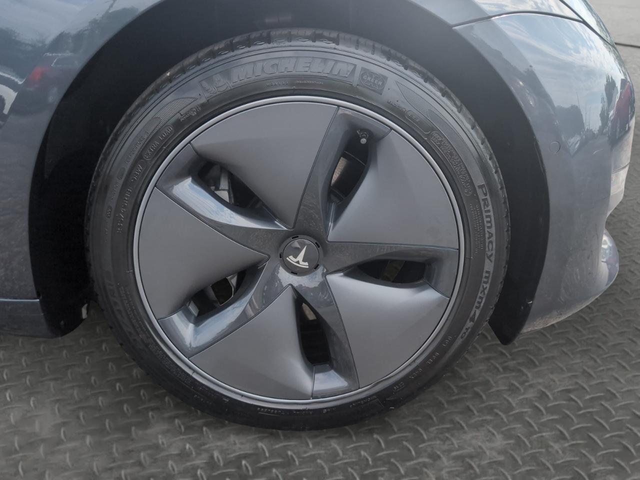 Tesla Model 3 Standard Range Plus RWD 2019