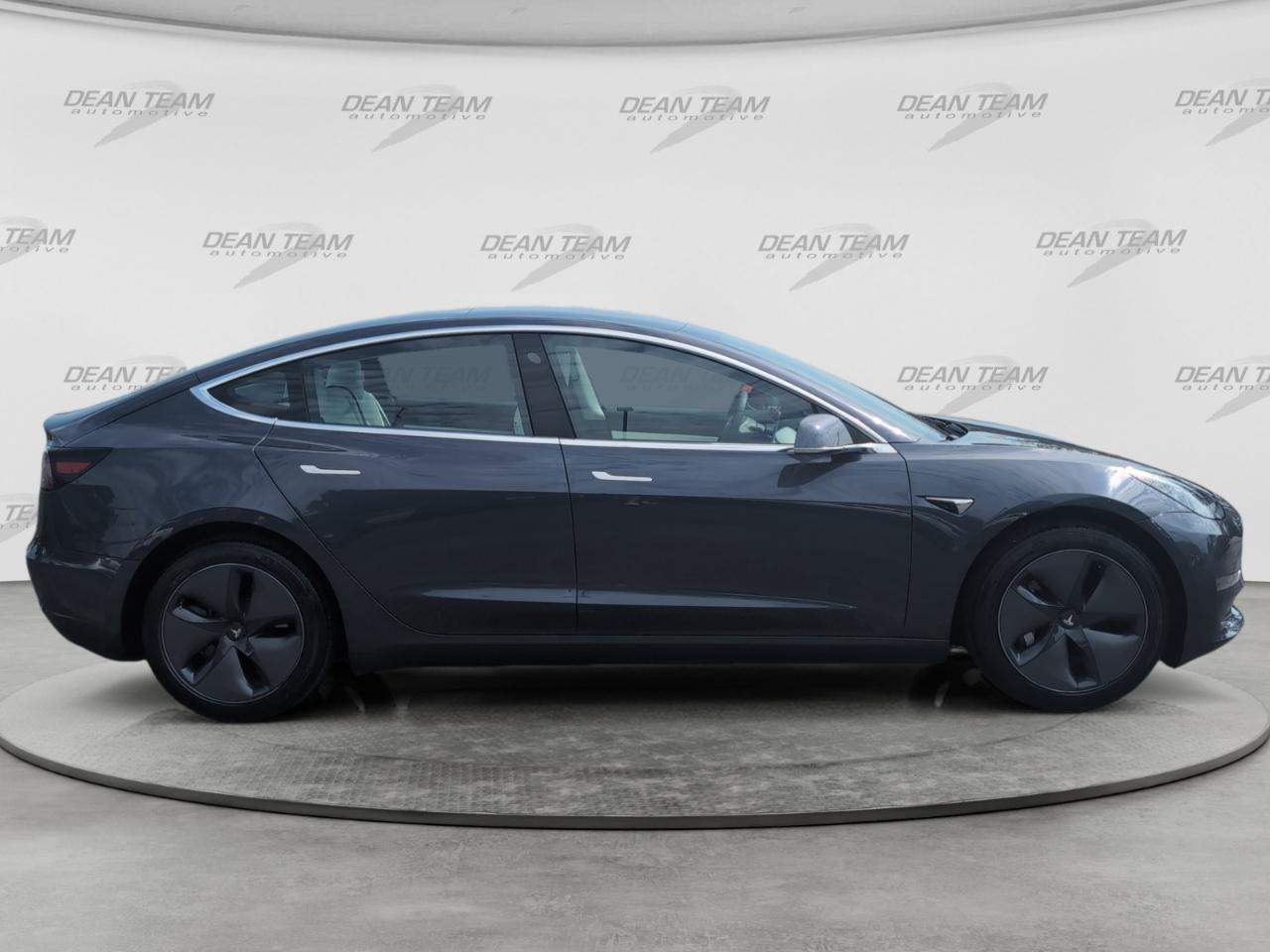 Tesla Model 3 Standard Range Plus RWD 2019